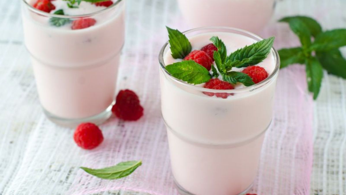 Refreshing raspberry mousse, a simple recipe for a dessert full of flavor